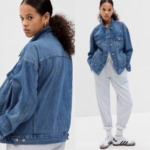 GAP Women's Relaxed fit Oversized Medium Wash Denim Jacket Sz S